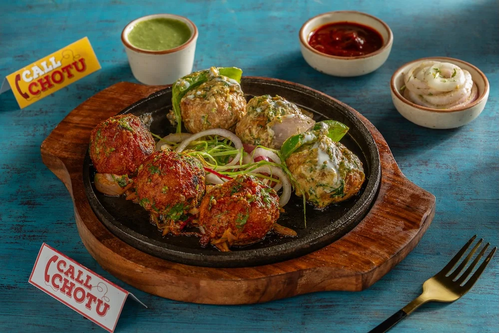 Duo of tandoori momos